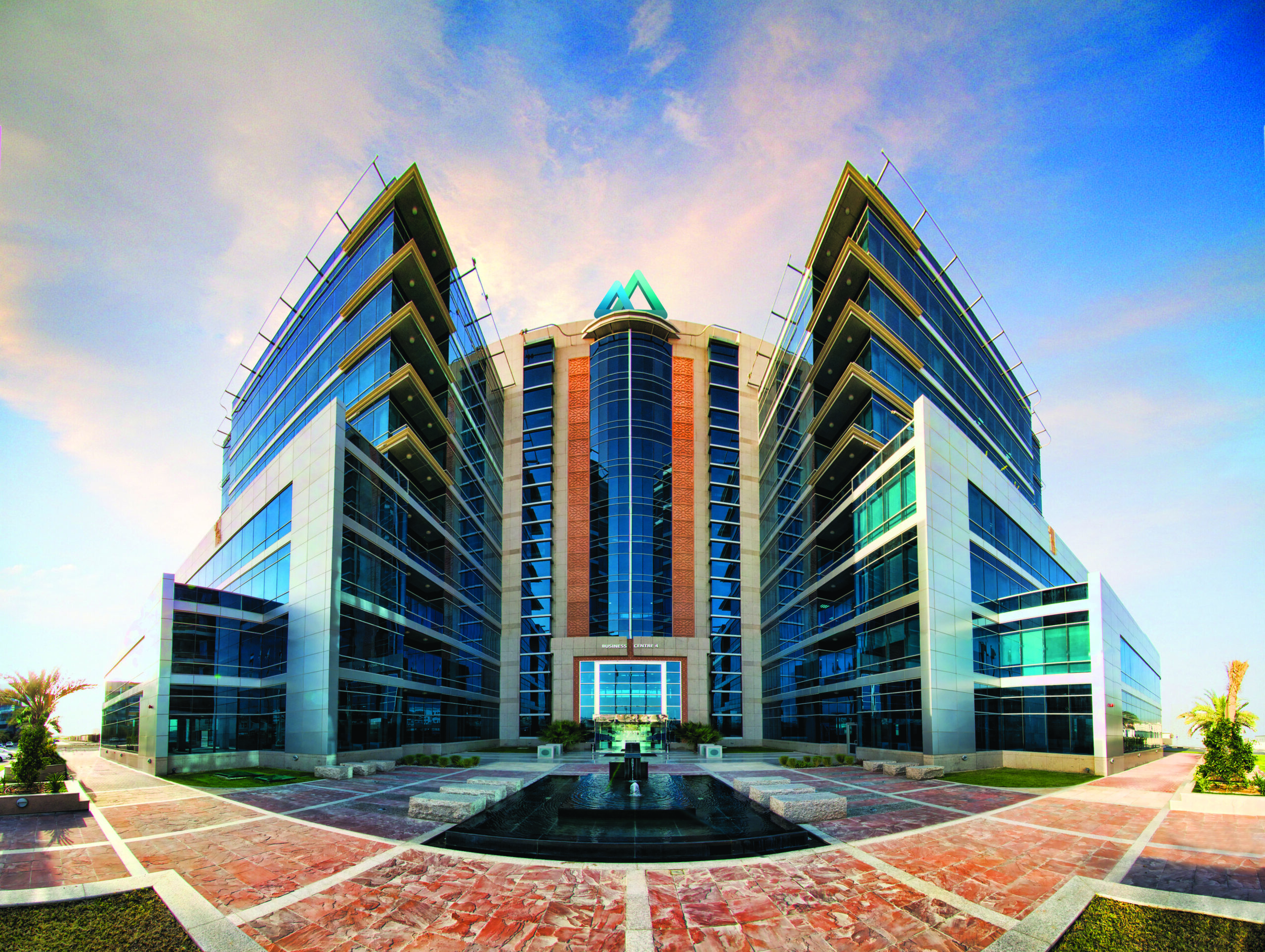 تمكين الشركات من خلال «راكز»